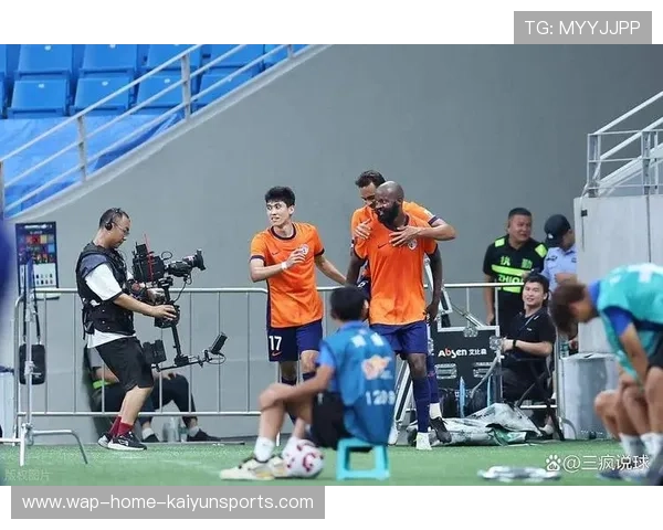 身价接近3千万外援自由身离华：中超人才外流再升级！