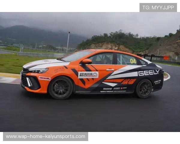 赛车过弯侧倾吓坏观众:极速激情背后的科技与魅力 赛车过弯侧倾吓坏观众:极速激情背后的科技与魅力