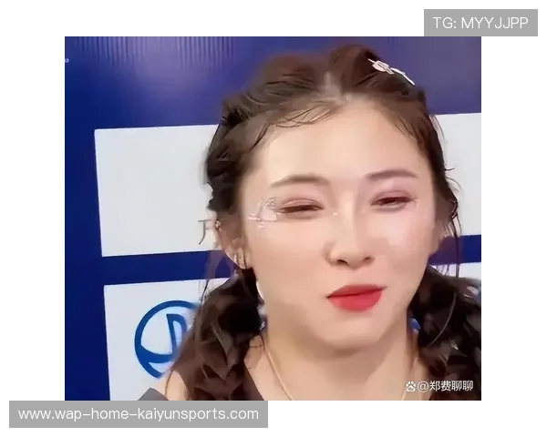 UFC 女选手打到假睫毛掉落