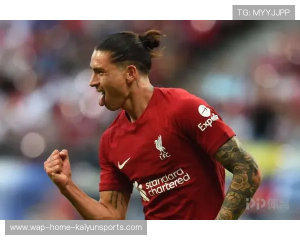 利物浦反击直奔禁区中央,努涅斯停球稍大